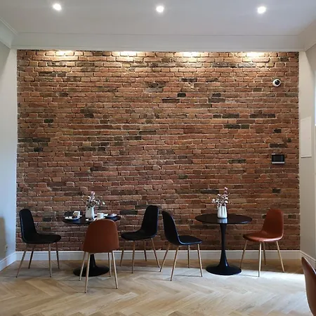 Escape Bed & Breakfast 3*